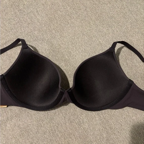 Skims Fits Everyone T shirt Bra - Black - Picture 4 of 4